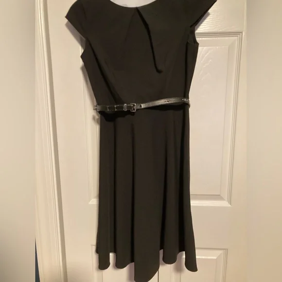 Little black dress, skater style - Picture 3 of 10